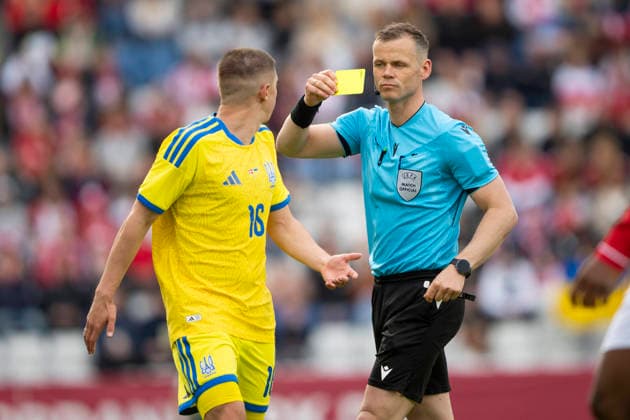 national team, Nationalteam test match: Denmark - Ukraine Referee Sigurd Kringstad gives a yellow card to Ukraine s Vitaliy Mykolenko during the international football match between Denmark and Ukraine at Odense Stadium on Sunday, June 7, 2026. (Photo: Bo Amstrup Ritzau Scanpix) , Odense Denmark Mors