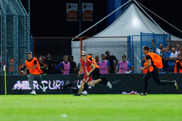 Pre-World cup International Friendly, Länderspiel, Nationalmannschaft 2026 match between Croatia and Slovenia Croatian fan got onto pitch seen during Pre-World cup international friendly 2026 football match between Croatia and Slovenia, Stadium Varteks, Varazdin, Croatia 07.06.2026 Copyright: xBEAUTIFULxSPORTS Bosnjakovicx