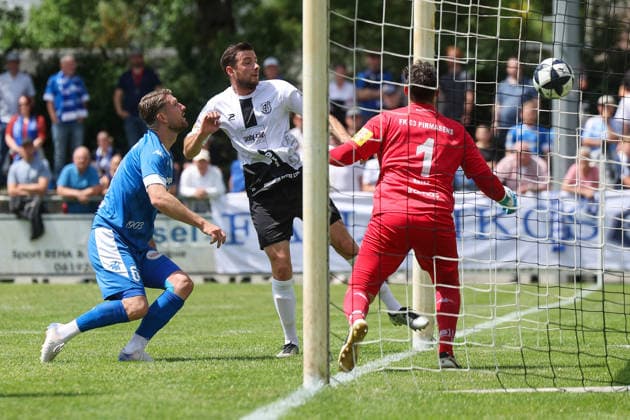 Fussball - Aufstiegsspiel RL SW - FC Eddersheim - FK 03 Pirmasens - 07.06.26, 1:1 Ausgleich durch MAXIMILIAN THOMASBERGER (FCE), YANNICK GRIESS und KEEPER BENJAMIN REITZ (FKP) schauen nur zu, -