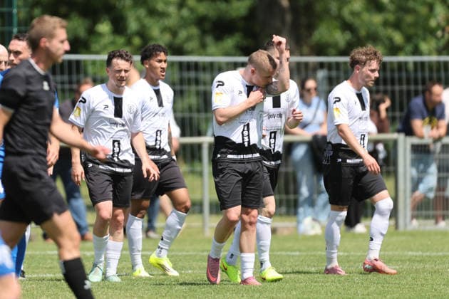 Fussball - Aufstiegsspiel RL SW - FC Eddersheim - FK 03 Pirmasens - 07.06.26, Torjubel bei PATRICK SCHORR (FCE), -