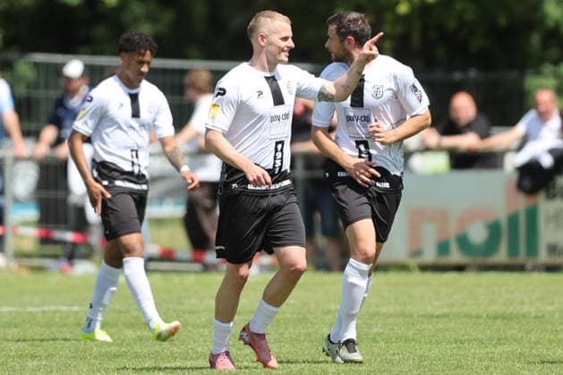 Fussball - Aufstiegsspiel RL SW - FC Eddersheim - FK 03 Pirmasens - 07.06.26, Torjubel bei PATRICK SCHORR (FCE), -