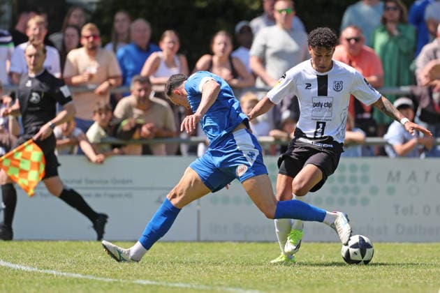 Fussball - Aufstiegsspiel RL SW - FC Eddersheim - FK 03 Pirmasens - 07.06.26, MICHAEL MÜLLER (FKP), ANGEL ARTHEE (FCE), -