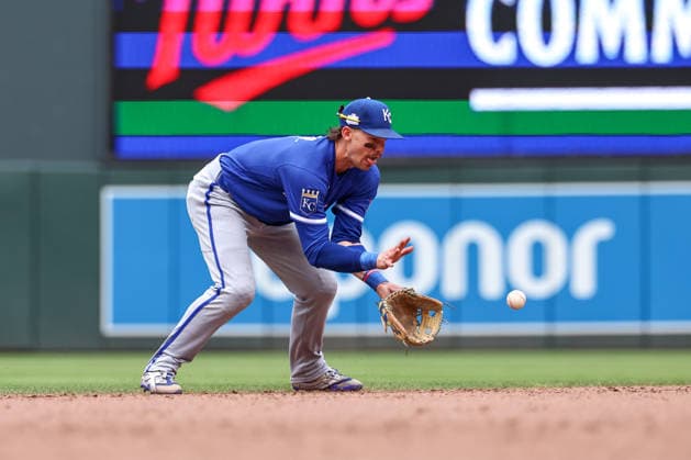 June 7, 2026, Minneapolis, Minnesota, USA: Kansas City Royals shortstop BOBBY WITT JR. (7) fields the ball in the sixth inning during a MLB, Baseball Herren, USA Baseball game between the Kansas City Royals and the Minnesota Twins at Target Field in Minneapolis, Minnesota on June 7th, 2026. The Royals defeated the Twins 6-5. ZUMA Press Wire. MLB 2026: Royals 6:5 Twins  - ZUMAg254 20260607_zsp_g254_007 Copyright: xStevenxGarciax