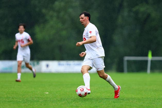 8 Jasper Hölscher (Eimsbütteler TV) Fußball I Herren I Aufstiegsrunde zur Regionalliga Nord I Saison 2025-2026 I 3. Spiel I Eimsbütteler TV - Blumenthaler SV I 07.06.2026 I A-Platz Heeslingen