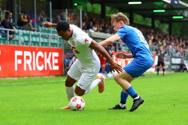 47 Jean Francois De Chatrie Doegl (Eimsbütteler TV), 16 Jasper Look (Blumenthaler SV) Fußball I Herren I Aufstiegsrunde zur Regionalliga Nord I Saison 2025-2026 I 3. Spiel I Eimsbütteler TV - Blumenthaler SV I 07.06.2026 I A-Platz Heeslingen