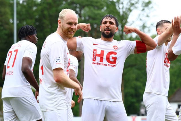 6 Bamo Karim (Eimsbütteler TV) bejubelt seinen Treffer zum 1:0. Fußball I Herren I Aufstiegsrunde zur Regionalliga Nord I Saison 2025-2026 I 3. Spiel I Eimsbütteler TV - Blumenthaler SV I 07.06.2026 I A-Platz Heeslingen
