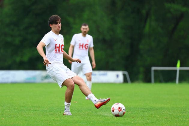 77 Tom Politz (Eimsbütteler TV) Fußball I Herren I Aufstiegsrunde zur Regionalliga Nord I Saison 2025-2026 I 3. Spiel I Eimsbütteler TV - Blumenthaler SV I 07.06.2026 I A-Platz Heeslingen
