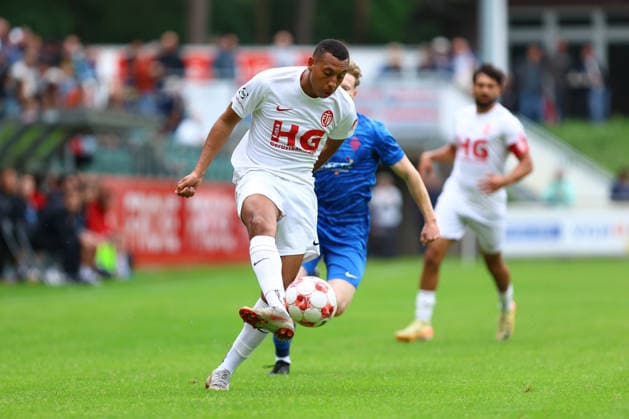 10 Jon Pauli (Eimsbütteler TV) Fußball I Herren I Aufstiegsrunde zur Regionalliga Nord I Saison 2025-2026 I 3. Spiel I Eimsbütteler TV - Blumenthaler SV I 07.06.2026 I A-Platz Heeslingen