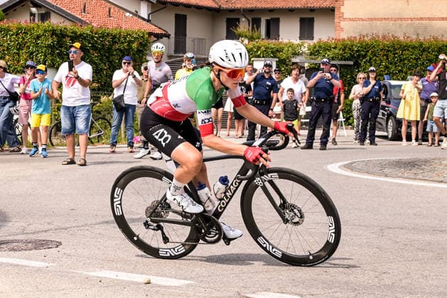 37th Giro d Italia Women 2026 - Stage 9 Elisa Longo Borghini of UAE Team ADQ passes through San Lazzaro in Saluzzo, Italy, during the 9th stage of the 2026 Giro d Italia Femminile, Saluzzo-Saluzzo, on June 7, 2026. Saluzzo Italy  Copyright: xAndreaxxAmatox originalFilename:amato-notitle260607_np8qx.jpg