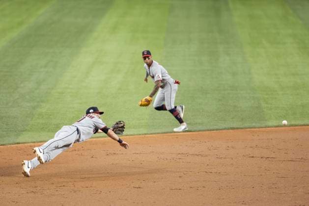 June 7, 2026, Arlington, Texas, USA: Cleveland Guardians third baseman DANIEL SCHNEEMANN (10) attempts to catch a ball that goes past him during a MLB, Baseball Herren, USA game between the Cleveland Guardians and Texas Rangers at Globe Life Field. Texas wins 10-0. MLB 2026: Rangers 10:0 Guardians  - ZUMAf180 20260607_zsp_f180_021 Copyright: xMarkxFannx