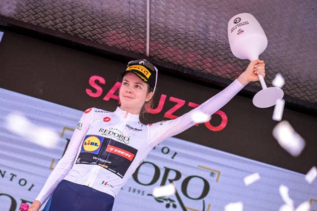 37th Giro d Italia Women 2026 - Stage 9 Isabella Holmgren of Lidl-Treck celebrates winning the Maglia Bianca after stage 9 of the 2026 Giro d Italia Femminile in Saluzzo, Italy, on June 7, 2026. Saluzzo Italy  Copyright: xAndreaxxAmatox originalFilename:amato-notitle260607_npR7y.jpg