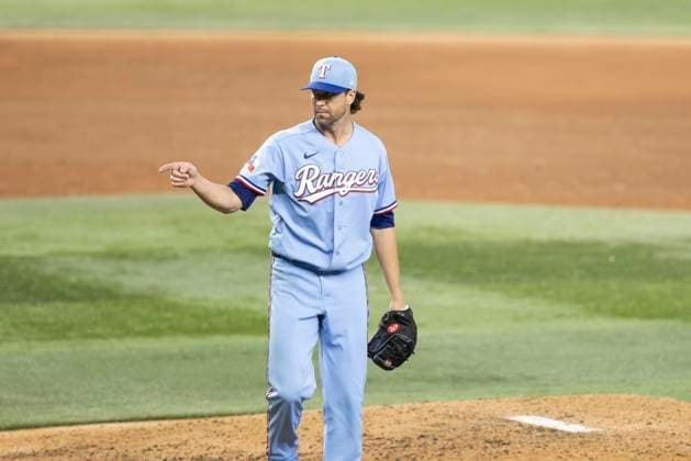 June 7, 2026, Arlington, Texas, USA: Texas Rangers pitcher JACOB DEGROM (48) acknowledges the catcher after stinking out the side in the sixth inning during a MLB, Baseball Herren, USA game between the Cleveland Guardians and Texas Rangers at Globe Life Field. Texas wins 10-0. Arlington USA - ZUMAf180 20260607_zsp_f180_019 Copyright: xMarkxFannx