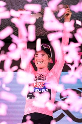 37th Giro d Italia Women 2026 - Stage 9 Demi Vollering of the FDJ United-Suez team celebrates winning the Maglia Rosa on the podium with the trophy after stage 9 of the 2026 Giro d Italia Femminile in Saluzzo, Italy, on June 7, 2026. Saluzzo Italy  Copyright: xAndreaxxAmatox originalFilename:amato-notitle260607_npZe6.jpg