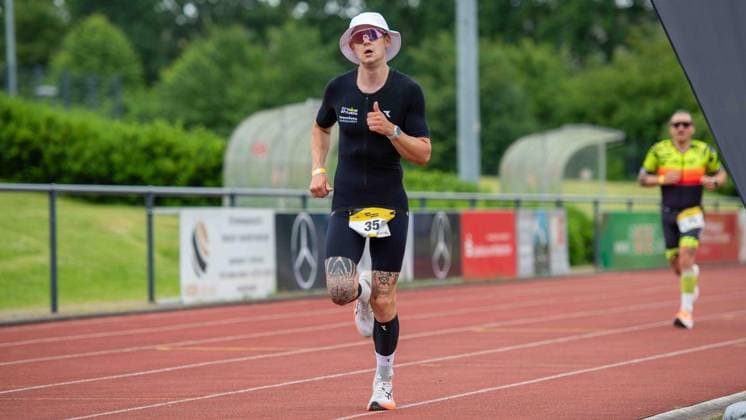 Erster Enni-Triathlon Moers - aktualisiert ** NUR FÜR REDAKTIONELLE ZWECKE ** EDITORIAL USE ONLY **<p>Daniel Walterbusch, Altersklasse M 20, beim ersten Enni-Triathlon am Sonntag, den 07.06.2026, in Moers. Deutschland NRW Moers Copyright: ChristianxCreon