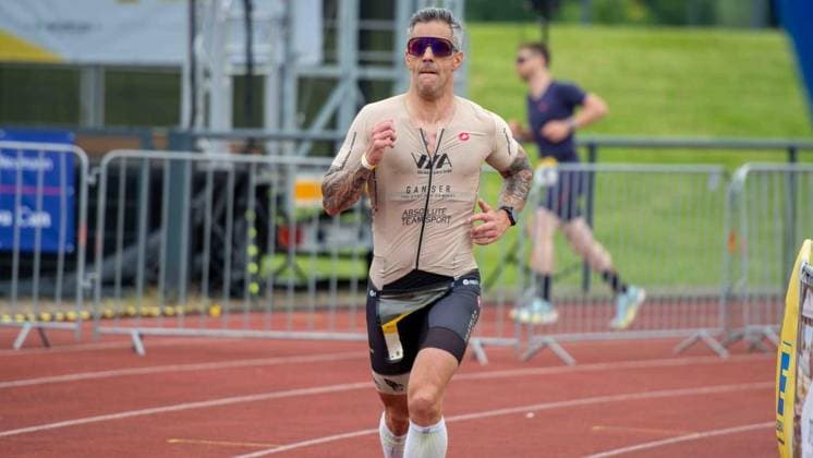Erster Enni-Triathlon Moers - aktualisiert ** NUR FÜR REDAKTIONELLE ZWECKE ** EDITORIAL USE ONLY **<p>Markus Gilleßen, Altersklasse M 40, DJK Elmar Kohlscheid, beim ersten Enni-Triathlon am Sonntag, den 07.06.2026, in Moers. Deutschland NRW Moers Copyright: ChristianxCreon