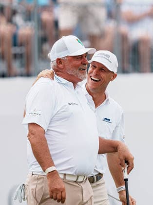 PGA, Golf Herren Tour Champions: American Family Insurance Championship - Final Round MADISON, WI - JUNE 7: Darren Clarke and Ben Crane celebrate their win on hole 18 during the PGA Tour Champions: American Family Insurance Championship - Final Round at TPC Wisconsin on June 7, 2026 in Madison, Wisconsin. Madison TPC Wisconsin Wisconsin United States Copyright: xRossxHarried ISIxPhotosx 9314