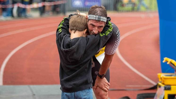Erster Enni-Triathlon Moers - aktualisiert ** NUR FÜR REDAKTIONELLE ZWECKE ** EDITORIAL USE ONLY **<p>Sven Wies, Altersklasse M35, Duisburger SV 98 Triathlon Team, beim ersten Enni-Triathlon am Sonntag, den 07.06.2026, in Moers. Deutschland NRW Moers Copyright: ChristianxCreon