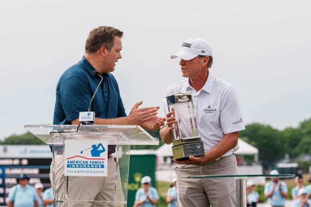 PGA, Golf Herren Tour Champions: American Family Insurance Championship - Final Round MADISON, WI - JUNE 7: Bill Westrate presents a trophy to Steve Stricker during the PGA Tour Champions: American Family Insurance Championship - Final Round at TPC Wisconsin on June 7, 2026 in Madison, Wisconsin. Madison TPC Wisconsin WI United States Copyright: xRossxHarried ISIxPhotosx 9314