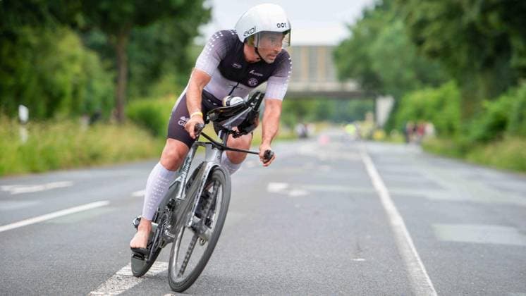 Erster Enni-Triathlon Moers ** NUR FÜR REDAKTIONELLE ZWECKE ** EDITORIAL USE ONLY **<p>Sven Wies, Altersklasse M35, Duisburger SV 98 Triathlon Team, beim ersten Enni-Triathlon am Sonntag, den 07.06.2026, in Moers. Deutschland NRW Moers Copyright: ChristianxCreon