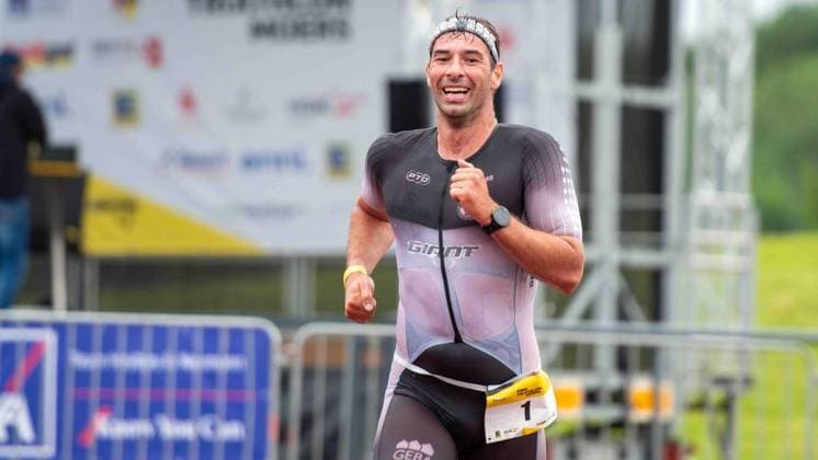 Erster Enni-Triathlon Moers ** NUR FÜR REDAKTIONELLE ZWECKE ** EDITORIAL USE ONLY **<p>Sven Wies, Altersklasse M35, Duisburger SV 98 Triathlon Team, beim ersten Enni-Triathlon am Sonntag, den 07.06.2026, in Moers. Deutschland NRW Moers Copyright: ChristianxCreon