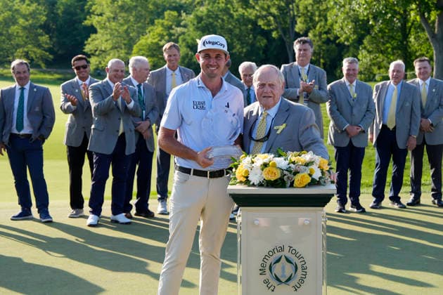 DUBLIN, OH - JUNE 07: J.T. Poston of United States of America with tournament host and golf legend Jack Nicklaus after his win during the final round of the Memorial Tournament presented by Workday 2026 on June 07, 2026 at Muirfield Village Golf Club in Dublin, Ohio. (Photo by Joe Robbins Icon Sportswire) GOLF: JUN 07 PGA, Golf Herren the Memorial Tournament presented by Workday EDITORIAL USE ONLY Icon5732606070134