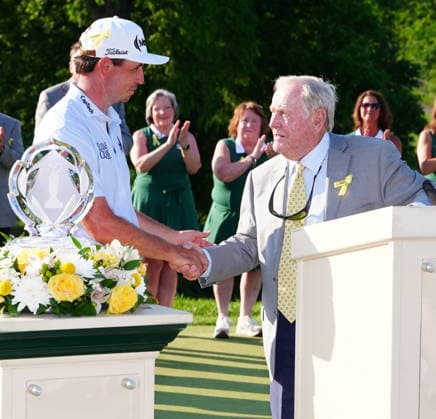 DUBLIN, OH - JUNE 07: PGA, Golf Herren golfer J.T. Poston gets a hand shake from Jack Nicklaus on June 7, 2026 after winning the Memorial Tournament presented by Workday at Muirfield Village Golf Club in Dublin, Ohio. (Photo by Brian Spurlock Icon Sportswire) GOLF: JUN 07 PGA the Memorial Tournament presented by Workday EDITORIAL USE ONLY Icon26060730