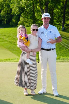 DUBLIN, OH - JUNE 07: PGA, Golf Herren golfer J.T. Poston poses with the trophy and with wife Kelly Poston and daughter Katherine Scott Poston on June 7, 2026 after winning the Memorial Tournament presented by Workday at Muirfield Village Golf Club in Dublin, Ohio. (Photo by Brian Spurlock Icon Sportswire) GOLF: JUN 07 PGA the Memorial Tournament presented by Workday EDITORIAL USE ONLY Icon26060736