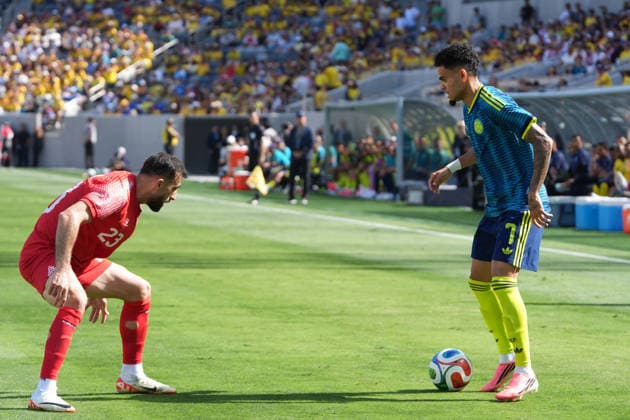 Luis Diaz (R) of Colombia in action against with Ehsan Haddad (L) of Jordan during a friendly match between Colombia and Jordan at Snapdragon Stadium in San Diego, United States, 07 June 2026. Friendly Match - Colombia vs. Jordan !ACHTUNG: NUR REDAKTIONELLE NUTZUNG!  Copyright: xOmarxAlonsox AME9589 20260608-55020530696_1