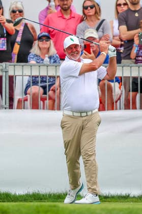 MADISON, WI - JUNE 07: Darren Clarke from the Bahamas tees off on the sixteenth hole during the final round of the PGA, Golf Herren Tour Champions American Family Insurance Championship golf tournament on June 7, 2026 at TPC Wisconsin Golf Course in Madison, WI. (Photo by Lawrence Iles Icon Sportswire) GOLF: JUN 07 PGA TOUR Champions American Family Insurance Championship EDITORIAL USE ONLY Icon2606070133
