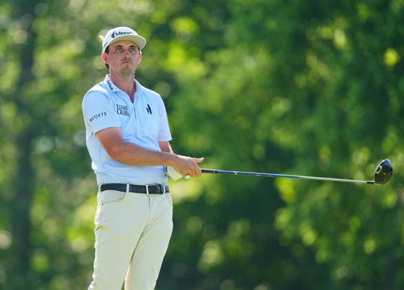 DUBLIN, OH - JUNE 07: PGA, Golf Herren player J.T. Poston plays his tee shot on the 18th hole on June 7, 2026 during the final round of the Memorial Tournament presented by Workday at Muirfield Village Golf Club in Dublin, Ohio. (Photo by Brian Spurlock Icon Sportswire) GOLF: JUN 07 PGA the Memorial Tournament presented by Workday EDITORIAL USE ONLY Icon26060756