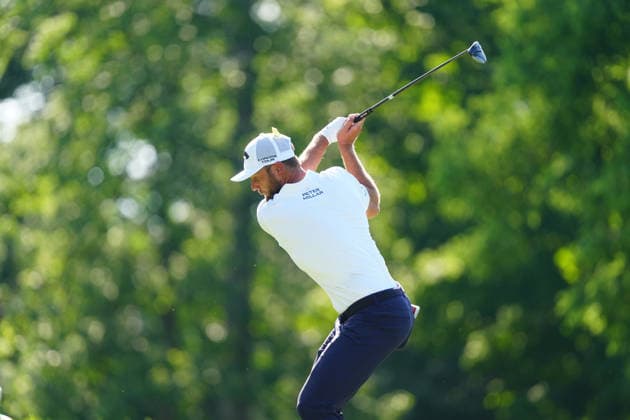 DUBLIN, OH - JUNE 07: PGA, Golf Herren player Sam Burns plays his tee shot on the 18th hole on June 7, 2026 during the final round of the Memorial Tournament presented by Workday at Muirfield Village Golf Club in Dublin, Ohio. (Photo by Brian Spurlock Icon Sportswire) GOLF: JUN 07 PGA the Memorial Tournament presented by Workday EDITORIAL USE ONLY Icon26060757