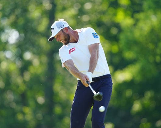 DUBLIN, OH - JUNE 07: PGA, Golf Herren player Sam Burns plays his tee shot on the 18th hole on June 7, 2026 during the final round of the Memorial Tournament presented by Workday at Muirfield Village Golf Club in Dublin, Ohio. (Photo by Brian Spurlock Icon Sportswire) GOLF: JUN 07 PGA the Memorial Tournament presented by Workday EDITORIAL USE ONLY Icon26060758