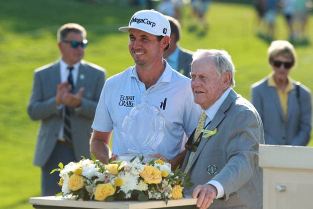 The Memorial Tournament DUBLIN, OHIO - JUNE 07: J.T. Poston poses with the trophy alongside American retired professional golfer and golf course designer Jack Nicklaus after winning The Memorial Tournament presented by Workday at Muirfield Village Golf Club in Dublin, Ohio, USA on Sunday, June 7, 2026. Dublin Ohio United States  Copyright: xJorgexLemusx originalFilename:lemus-thememor260607_npMcn.jpg
