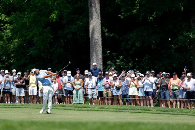 DUBLIN, OH - JUNE 07: Scottie Scheffler of United States of America plays from the fairway at the first hole during the final round of the Memorial Tournament presented by Workday 2026 on June 07, 2026 at Muirfield Village Golf Club in Dublin, Ohio. (Photo by Joe Robbins Icon Sportswire) GOLF: JUN 07 PGA, Golf Herren the Memorial Tournament presented by Workday EDITORIAL USE ONLY Icon5732606070414
