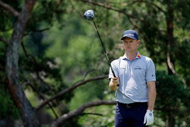 DUBLIN, OH - JUNE 07: Justin Rose of England gets ready to play a tee shot at the second hole during the final round of the Memorial Tournament presented by Workday 2026 on June 07, 2026 at Muirfield Village Golf Club in Dublin, Ohio. (Photo by Joe Robbins Icon Sportswire) GOLF: JUN 07 PGA, Golf Herren the Memorial Tournament presented by Workday EDITORIAL USE ONLY Icon5732606070434