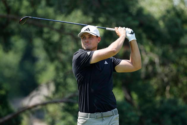 DUBLIN, OH - JUNE 07: Ludvig Aberg of Sweden hits a tee shot at the second hole during the final round of the Memorial Tournament presented by Workday 2026 on June 07, 2026 at Muirfield Village Golf Club in Dublin, Ohio. (Photo by Joe Robbins Icon Sportswire) GOLF: JUN 07 PGA, Golf Herren the Memorial Tournament presented by Workday EDITORIAL USE ONLY Icon5732606070284