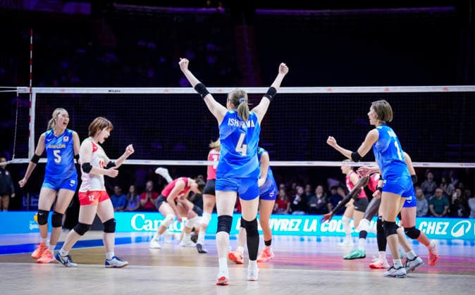 Team Japan celebrates against Team Canada during their womens Volleyball Nations League (VNL) match on June 7, 2026 in Quebec City, Canada. Noxthirdxpartyxsales  aflo_333659013 MathieuxBelangerx