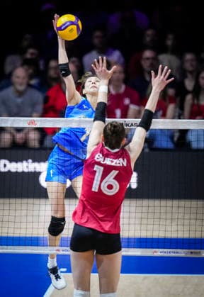 Team Japan Yukiko Wada returns a shot against Team Canada during their womens Volleyball Nations League (VNL) match on June 7, 2026 in Quebec City, Canada. Noxthirdxpartyxsales  aflo_333659201 MathieuxBelangerx
