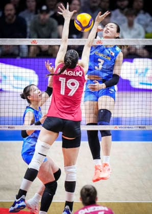 Team Japan Haruyo Shimamura hits a shot against Team Canada during their womens Volleyball Nations League (VNL) match on June 7, 2026 in Quebec City, Canada. Noxthirdxpartyxsales  aflo_333659213 MathieuxBelangerx