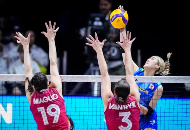 Team Japan Yoshino Sato hits a shot against Team Canada during their womens Volleyball Nations League (VNL) match on June 7, 2026 in Quebec City, Canada. Noxthirdxpartyxsales  aflo_333659250 MathieuxBelangerx