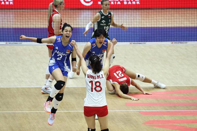 NANJING, CHINA - JUNE 07: Players of Team China celebrate a point during the FIVB Women s Volleyball Nations League 2026 between Team China and Team Poland on June 7, 2026 in Nanjing, Jiangsu Province of China. China defeated Poland 3-1 in the match.  Copyright: xChinaxNewsxServicex 111646829336