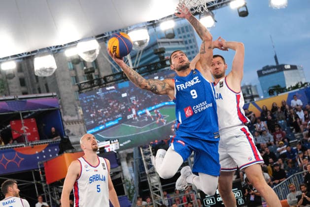 June 7, 2026, Warsaw, Masovian Voivodeship, Poland: France s EMMANUEL MONCEAU (9) and Serbia s ANDREJA MILUTINOVIC (1), NENAD NERANDZIC (5) in action during the FIBA 3x3 Basketball World Cup men s 3rd place game between Serbia and France in Warsaw, Poland. Warsaw Poland - ZUMAk204 20260607_zip_k204_108 Copyright: xRomanxKozielx