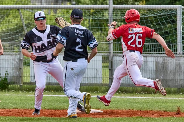 Deutsche Baseball Liga (DBL), München-Haar Disciples vs Stuttgart Reds, Haar Disciples, Stuttgart Reds, 2026-06-07 in München-Haar (Ballpark Eglfing) BROSKE Moritz (München-Haar Disciples First Baseman, Third Baseman Nr87-HAA87), WITZKU Valentin (München-Haar Disciples Pitcher Nr2-HAA2), van BERGEN Jonas (Stuttgart Reds Center Fielder Nr26-STG26) sportworld München-Haar Ballpark Eglfing Bayern Deutschland