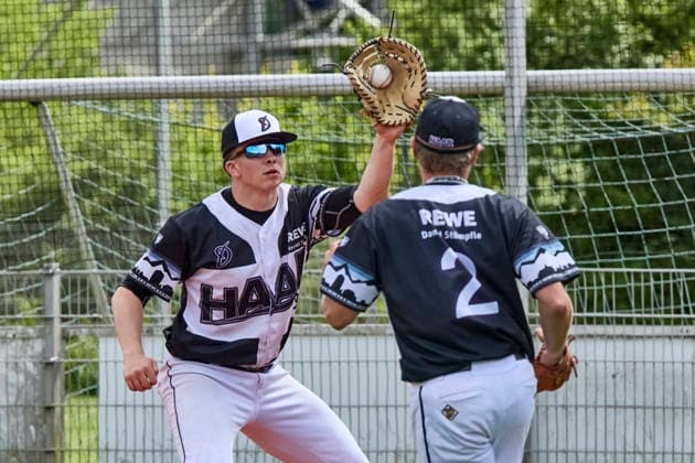 Deutsche Baseball Liga (DBL), München-Haar Disciples vs Stuttgart Reds, Haar Disciples, Stuttgart Reds, 2026-06-07 in München-Haar (Ballpark Eglfing) BROSKE Moritz (München-Haar Disciples First Baseman, Third Baseman Nr87-HAA87), WITZKU Valentin (München-Haar Disciples Pitcher Nr2-HAA2) sportworld München-Haar Ballpark Eglfing Bayern Deutschland