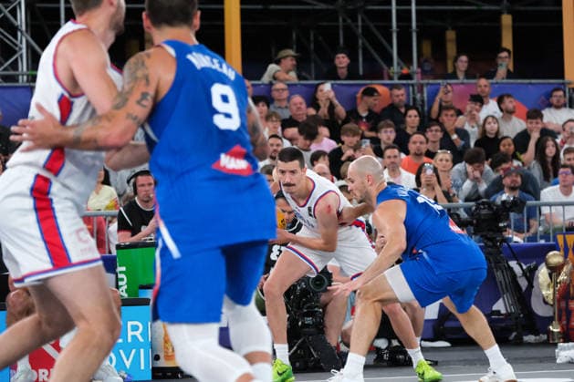 June 7, 2026, Warsaw, Masovian Voivodeship, Poland: Serbia s STRAHINJA STOJACIC (3) and France s ALEX VIALARET (15) in action during the FIBA 3x3 Basketball World Cup men s 3rd place game between Serbia and France in Warsaw, Poland. Warsaw Poland - ZUMAk204 20260607_zip_k204_115 Copyright: xRomanxKozielx