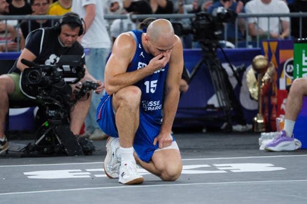 June 7, 2026, Warsaw, Masovian Voivodeship, Poland: France s ALEX VIALARET (15) contemplates defeat at the end of the FIBA 3x3 Basketball World Cup men s 3rd place game between Serbia and France in Warsaw, Poland. Serbia defeated France to win 3rd place in the tournament. Warsaw Poland - ZUMAk204 20260607_zip_k204_118 Copyright: xRomanxKozielx
