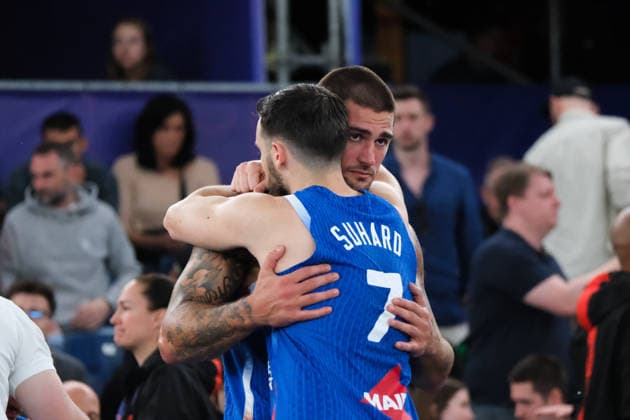 June 7, 2026, Warsaw, Masovian Voivodeship, Poland: France s EMMANUEL MONCEAU (9) hugs HUGO SUHARD (7) as team France suffers defeat at the end of the FIBA 3x3 Basketball World Cup men s 3rd place game between Serbia and France in Warsaw, Poland. Serbia defeated France to win 3rd place in the tournament. Basketball 2026: FIBA 3x3 World Cup Men s 3rd Place: Serbia 20:19 France  - ZUMAk204 20260607_zip_k204_131 Copyright: xRomanxKozielx