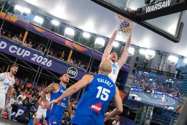 June 7, 2026, Warsaw, Masovian Voivodeship, Poland: Serbia s NENAD NERANDZIC (5) slam dunks while France s EMMANUEL MONCEAU (9) and ALEX VIALARET (15) watch on during the FIBA 3x3 Basketball World Cup men s 3rd place game between Serbia and France in Warsaw, Poland. Basketball 2026: FIBA 3x3 World Cup Men s 3rd Place: Serbia 20:19 France  - ZUMAk204 20260607_zip_k204_134 Copyright: xRomanxKozielx