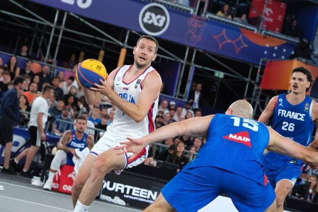 June 7, 2026, Warsaw, Masovian Voivodeship, Poland: Serbia s ANDREJA MILUTINOVIC (1) and France s JULES RAMBAUT (26), ALEX VIALARET (15) in action during the FIBA 3x3 Basketball World Cup men s 3rd place game between Serbia and France in Warsaw, Poland. Warsaw Poland - ZUMAk204 20260607_zip_k204_137 Copyright: xRomanxKozielx
