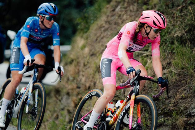 Giro Women Picture by Thomas Maheux SWpix.com 07 06 2026 - Cycling - Giro Women - Stage 9 - Saluzzo - Saluzzo Vollering Demi, FDJ United SUEZ van der Breggen Anna, Team SD Worx - Protime Saluzzo Italy Copyright: x xThomasxMaheuxxviaxSWpix.comx(t axPhotographyxHubxLtd)xThomasxMaheux SWpix.comx SWP-3197
